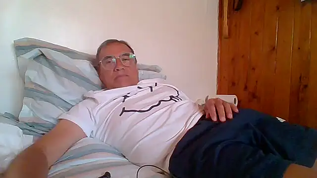 Snapshot of santiagon2015 chatting on 01.16.25 santiagon2015 online show from 01.16.25