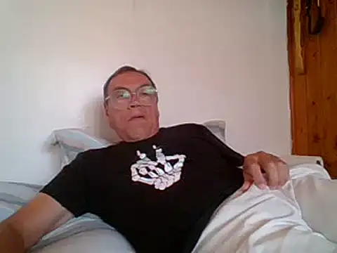Snapshot of santiagon2015 chatting on 01.18.25 santiagon2015 online show from 01.18.25