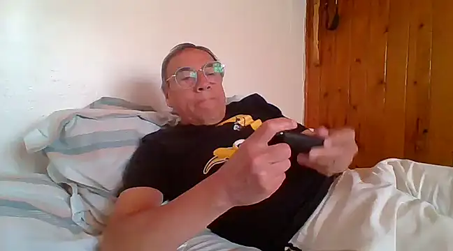 Snapshot of santiagon2015 chatting on 02.02.25 santiagon2015 online show from 02.02.25