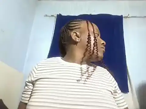 Snapshot of ThamiXX chatting on 03.16.25 ThamiXX online show from 03.16.25