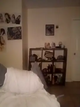 Snapshot of k1oudE chatting on 12.03.25 k1oudE online show from 12.03.25