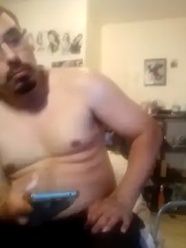 Snapshot of k1oudE chatting on 12.04.25 k1oudE online show from 12.04.25