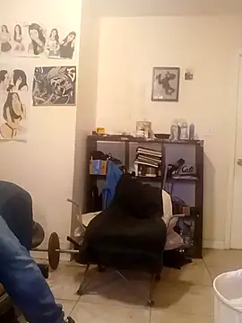 Snapshot of k1oudE chatting on 12.18.25 k1oudE online show from 12.18.25