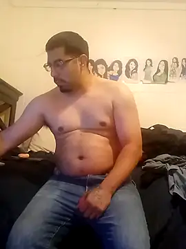 Snapshot of k1oudE chatting on 12.18.25 k1oudE online show from 12.18.25