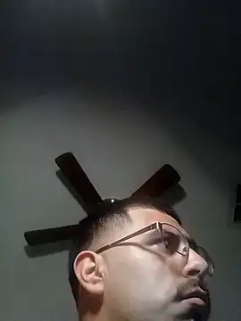 Snapshot of k1oudE chatting on 01.09.26 k1oudE online show from 01.09.26