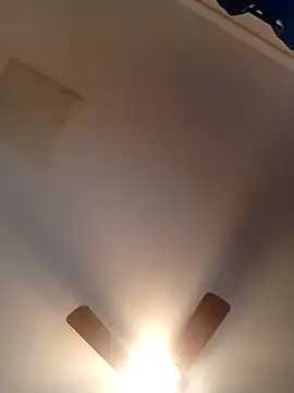 Snapshot of k1oudE chatting on 02.10.26 k1oudE online show from 02.10.26