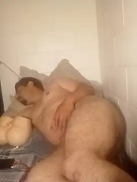 Snapshot of k1oudE chatting on 02.19.26 k1oudE online show from 02.19.26