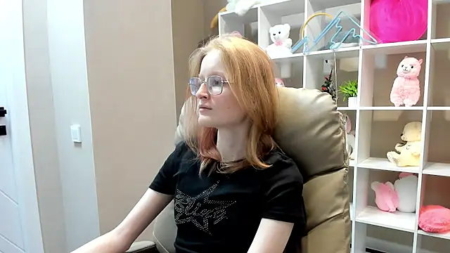 Snapshot of ElizabethHarpper chatting on 01.30.25 ElizabethHarpper online show from 01.30.25