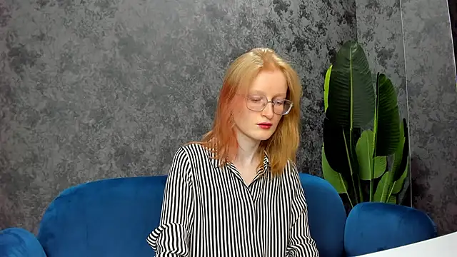 Snapshot of ElizabethHarpper chatting on 02.03.25 ElizabethHarpper online show from 02.03.25