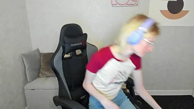 Snapshot of ElizabethHarpper chatting on 09.22.25 ElizabethHarpper online show from 09.22.25