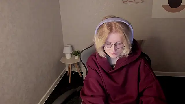 Snapshot of ElizabethHarpper chatting on 11.22.25 ElizabethHarpper online show from 11.22.25