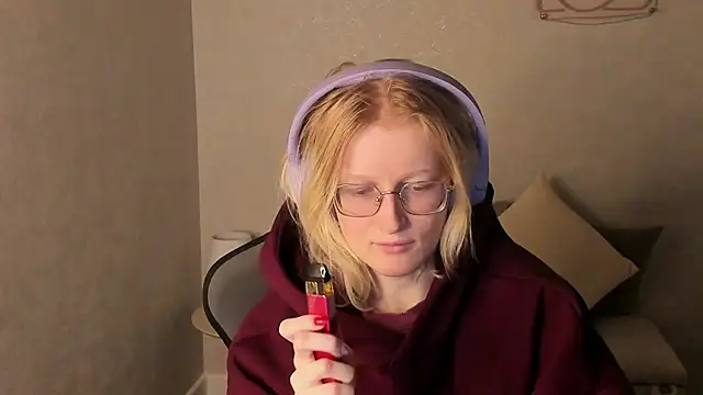 Snapshot of ElizabethHarpper chatting on 11.25.25 ElizabethHarpper online show from 11.25.25