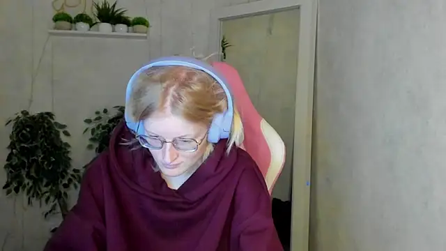 Snapshot of ElizabethHarpper chatting on 11.29.25 ElizabethHarpper online show from 11.29.25