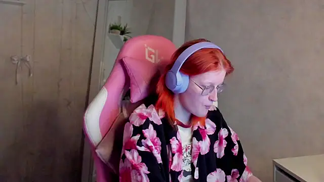 ElizabethHarpper online show from 02.05.26