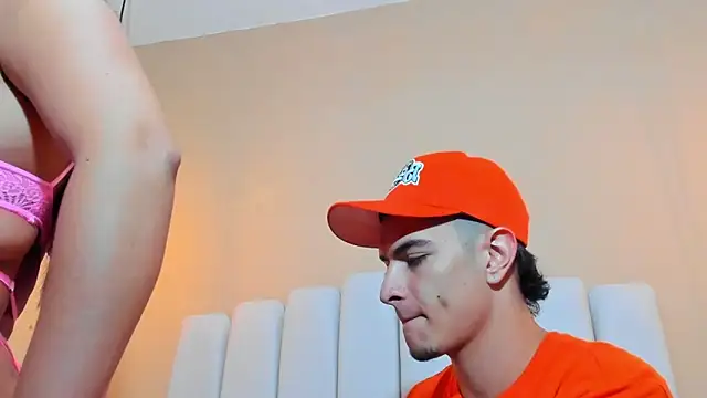 DAVID VICTORIAA online show from 03.04.25