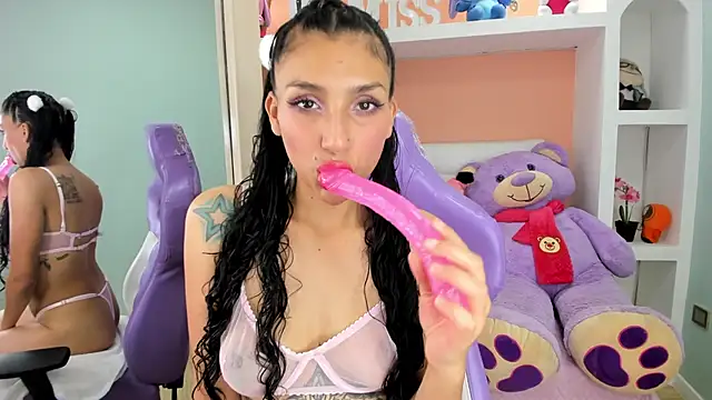 miss   evangeline online show from 01.28.25