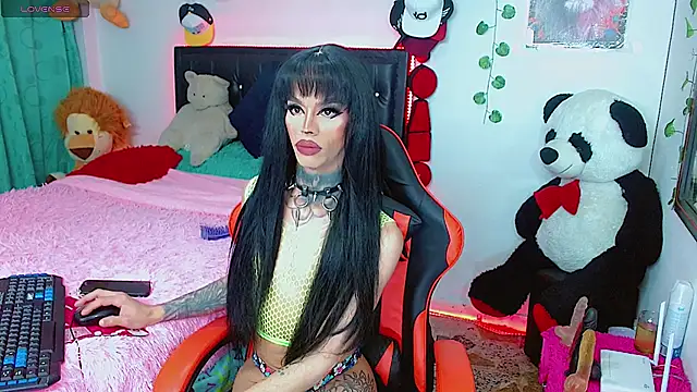 Snapshot of Alextwink chatting on 12.04.25 Alextwink online show from 12.04.25