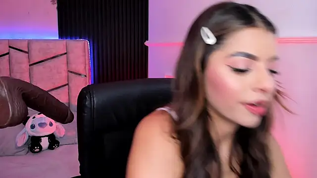 daniiphoeniixx online show from 10.24.25