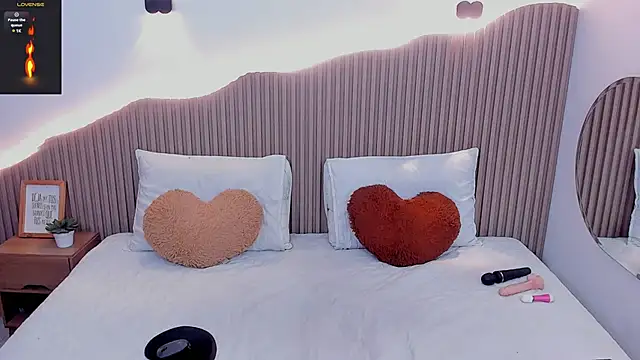 Annie kurt  online show from 03.23.25