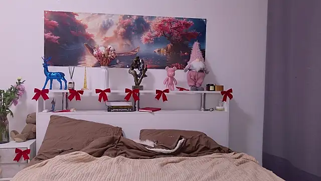 Nellie Medina online show from 12.14.25