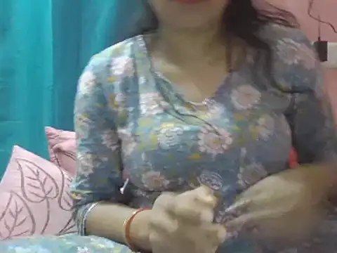 Snapshot of Hot-shanvi chatting on 03.21.25 Hot-shanvi online show from 03.21.25