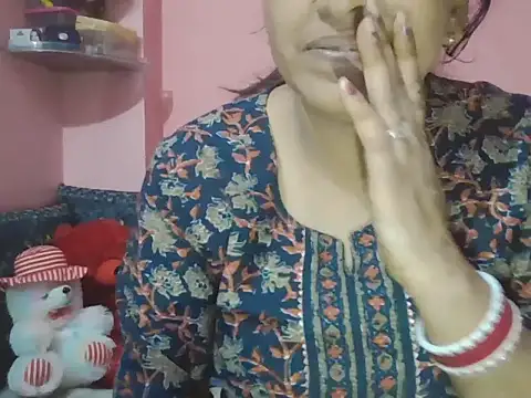 Snapshot of Hot-shanvi chatting on 10.18.25 Hot-shanvi online show from 10.18.25