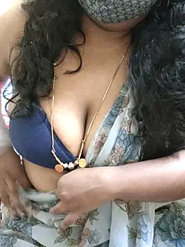 Snapshot of Rathi22 chatting on 10.24.25 Rathi22 online show from 10.24.25