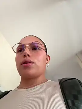 Snapshot of Anaruso chatting on 01.02.25 Anaruso online show from 01.02.25