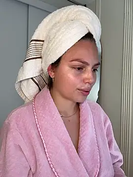 Snapshot of Anaruso chatting on 09.25.25 Anaruso online show from 09.25.25