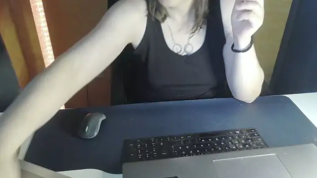 Snapshot of Sweet_Phoenix chatting on 06.09.26 Sweet Phoenix online show from 06.09.26