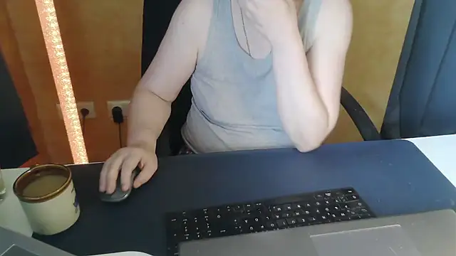 Snapshot of Sweet_Phoenix chatting on 06.11.26 Sweet Phoenix online show from 06.11.26