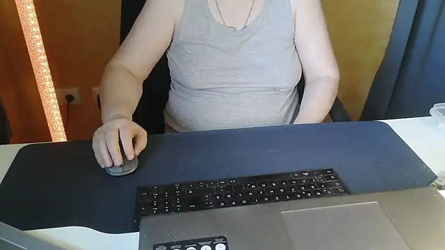 Snapshot of Sweet_Phoenix chatting on 06.19.26 Sweet Phoenix online show from 06.19.26