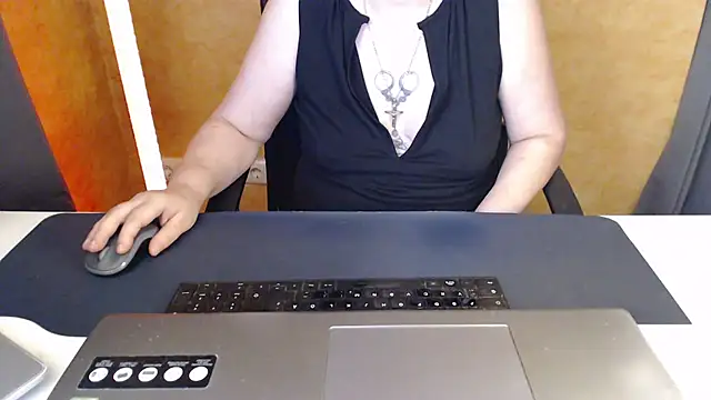 Snapshot of Sweet_Phoenix chatting on 06.27.26 Sweet Phoenix online show from 06.27.26