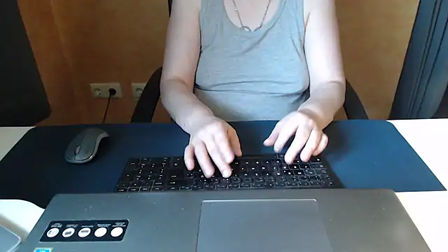 Snapshot of Sweet_Phoenix chatting on 07.18.26 Sweet Phoenix online show from 07.18.26