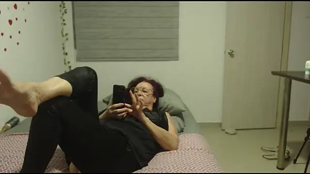 Snapshot of milchanel chatting on 06.25.26 milchanel online show from 06.25.26