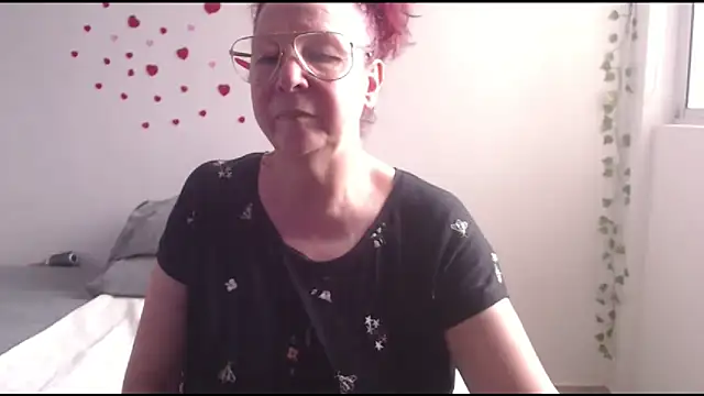Snapshot of milchanel chatting on 06.30.26 milchanel online show from 06.30.26