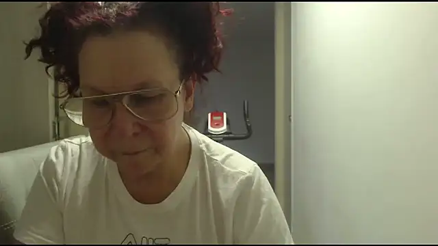 Snapshot of milchanel chatting on 07.15.26 milchanel online show from 07.15.26