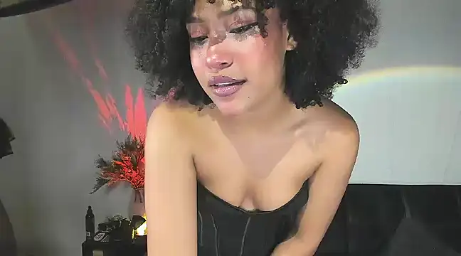 Snapshot of bronwgirl69 chatting on 02.17.25 bronwgirl69 online show from 02.17.25
