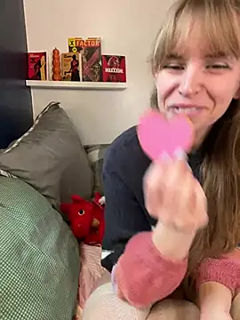 thigh hi online show from 01.21.25