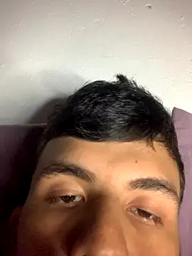 Snapshot of gabrielzinnnn085 chatting on 09.17.25 gabrielzinnnn085 online show from 09.17.25