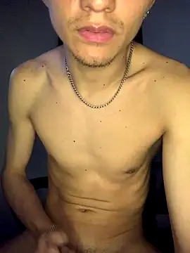 Snapshot of gabrielzinnnn085 chatting on 10.03.25 gabrielzinnnn085 online show from 10.03.25