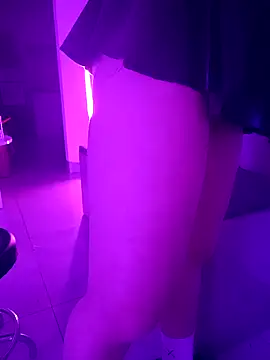 Snapshot of feng-a chatting on 01.21.25 feng-a online show from 01.21.25