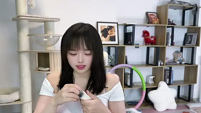 Chenjing0 online show from 04.14.26