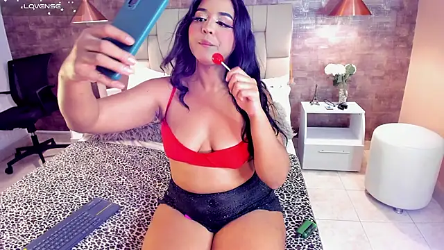 Scarlet lace online show from 01.24.25