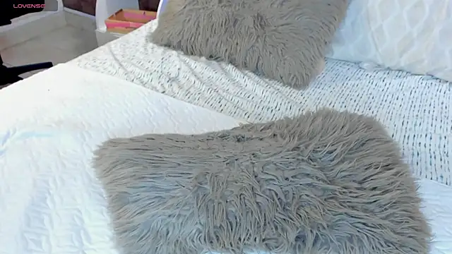 Scarlet lace online show from 02.27.25