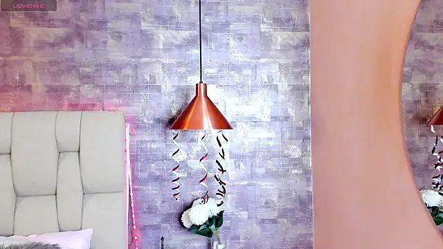 Scarlet lace online show from 03.18.25