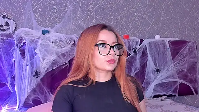 LiaCathaleya online show from 10.13.25