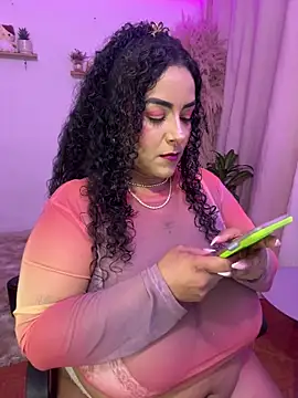 Snapshot of ariadna_cooper chatting on 02.08.26 ariadna cooper online show from 02.08.26