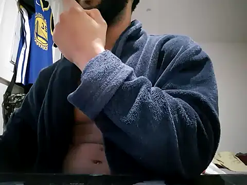 Snapshot of kevi_cocks chatting on 12.31.24 kevi cocks online show from 12.31.24