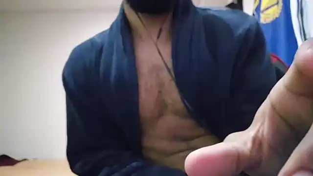 Snapshot of kevi_cocks chatting on 01.04.25 kevi cocks online show from 01.04.25